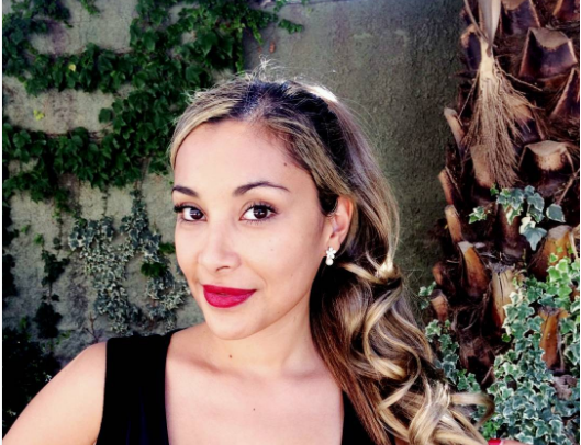 Arenita deleita a seguidores con fotos en bikini desde Colombia