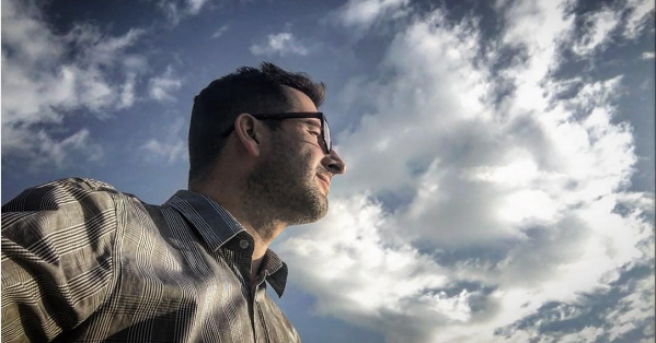 Con este video Eduardo Fuentes agradeció las muestras de cariño tras muerte de su 'hijo'