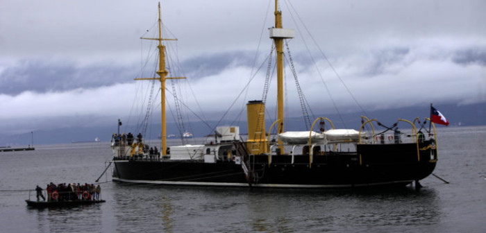 Rechazo transversal en parlamentarios por intención peruana de “préstamo” del Huáscar