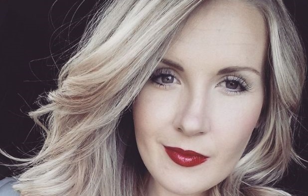 Las fotos con que una madre busca advertir sobre lo fácil que es esconder la depresión