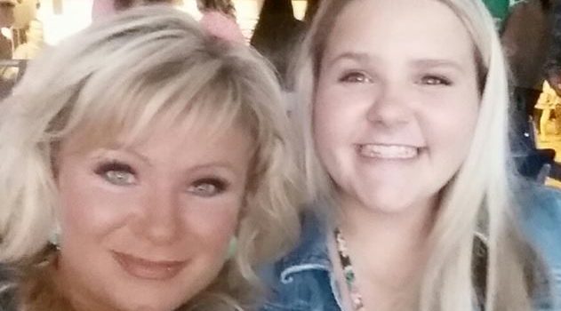 Defensora del uso de armas en EEUU mató a tiros a sus dos hijas delante de su esposo