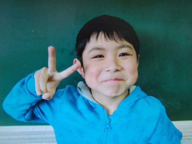 Niño japonés que fue dejado en el bosque aceptó las disculpas de su padre: 