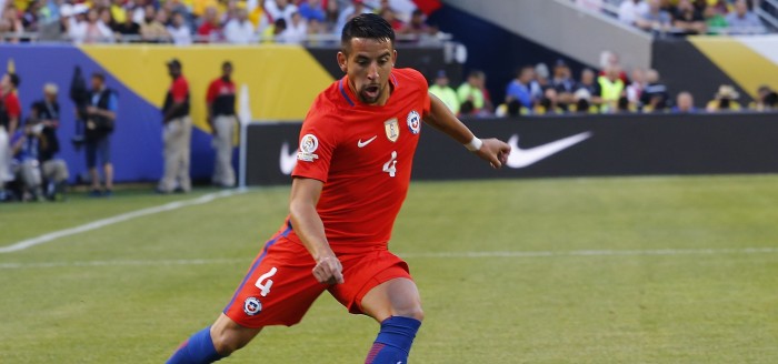 Bayer Leverkusen de Charles Aránguiz estaría tras los pasos de Mauricio Isla