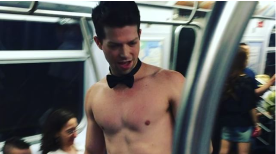 Stripper sorprendió a usuarios del metro de Nueva York con un improvisado show