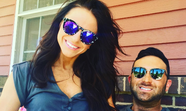 Sufrió bullying por su vestido en el matrimonio de un amigo: Esta fue su valiente reacción