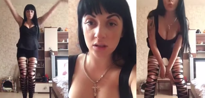 La inusual protesta de ex policía rusa luego de ser despedida de la institución