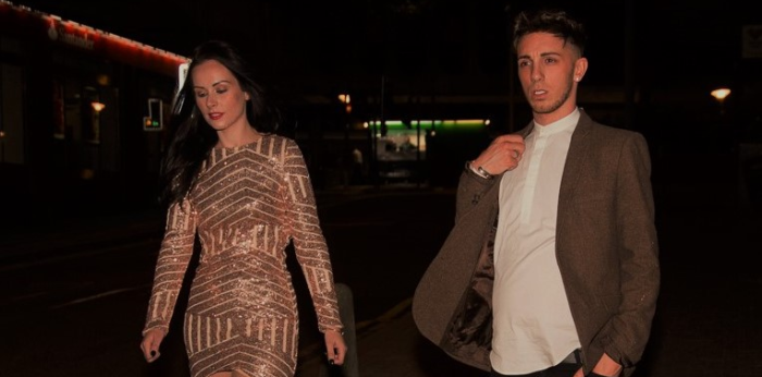 ¡Asqueroso! diseñadora británica confeccionó vestido con peculiar 