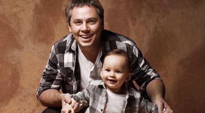 ¡Aww! José Miguel Viñuela enternece las redes sociales con fotografía de su pequeño hijo