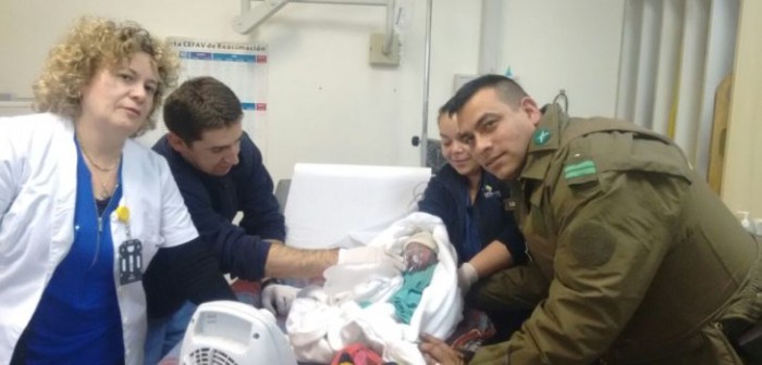 Carabinero asistió parto y reanimó a recién nacido que se ahogaba