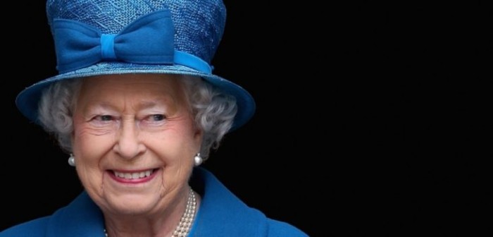 Reina Isabel II pagará millonaria suma a quien realice 