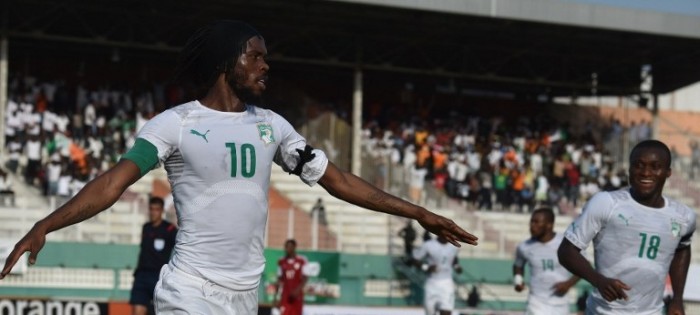 Gervinho dio violento pisotón en los testículos a un rival en la liga de China