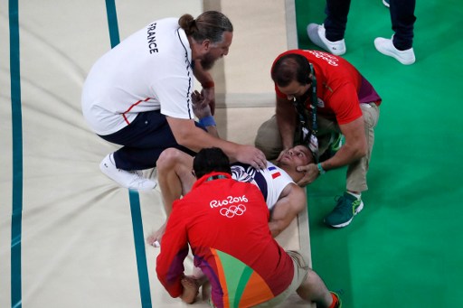 El 'mega fail' del equipo médico de los JJ.OO con deportista francés que se fracturó