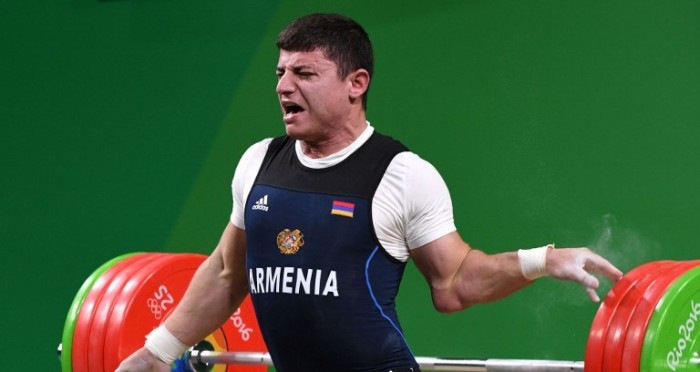 Pesista armenio sufre horrorosa  lesión cuando intentaba levantar 195 kilos