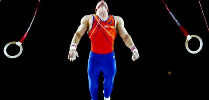 Holanda deja fuera de competencia a gimnasta Yuri Van Gelder por salir de fiesta