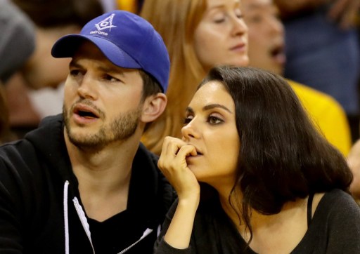 Mila Kunis y Ashton Kutcher enseñarán a sus hijos que ellos son 'pobres'