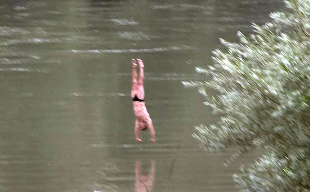 Clavadista Andrej Beuc muere tras ejecutar salto de 20 metros de altura: fue televisado