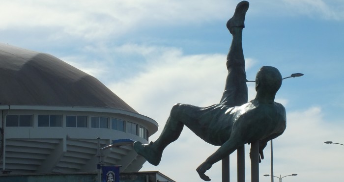 Espectacular: jugador hace dos chilenas en 5 segundos