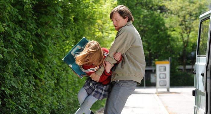 Estuvo secuestrada por 8 años: hace una década escapó y ahora vive en la casa de su captor