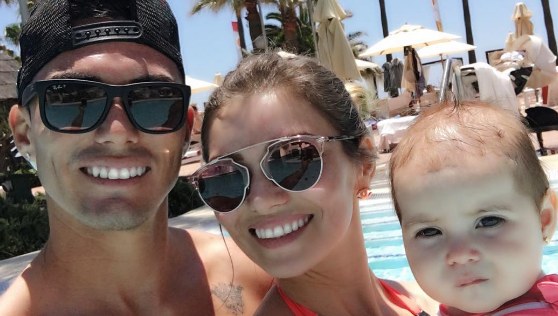 Una princesita: Faloon compartió tierna foto del primer cumpleaños de su hija en Instagram