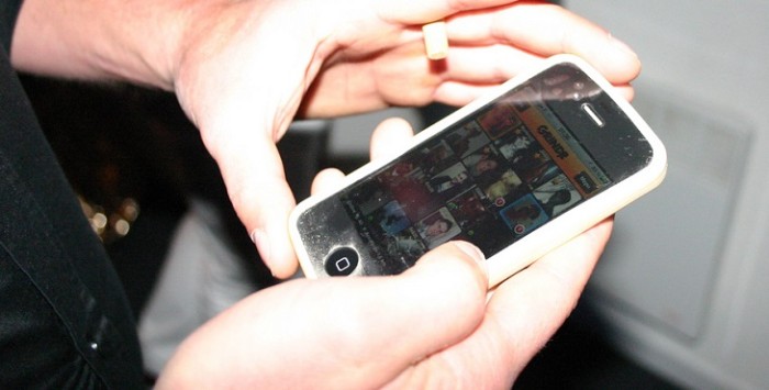 El feroz chantaje de un sujeto a hombres gays que encontraba en Grindr