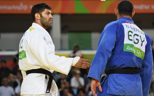 Judoca egipcio levanta polémica en Río 2016 tras negar saludo a par israelí