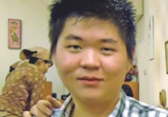 Perdió 20 kilos mientras estudiaba en otro país: sus padres no lo reconocieron al volver