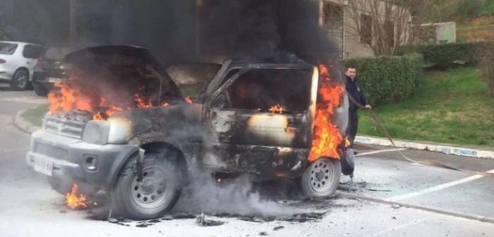 Encapuchados queman vehículo de la U. de Concepción tras marcha estudiantil