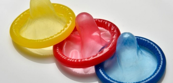 ISP llama a no utilizar condones repartidos en programas dependientes del Minsal