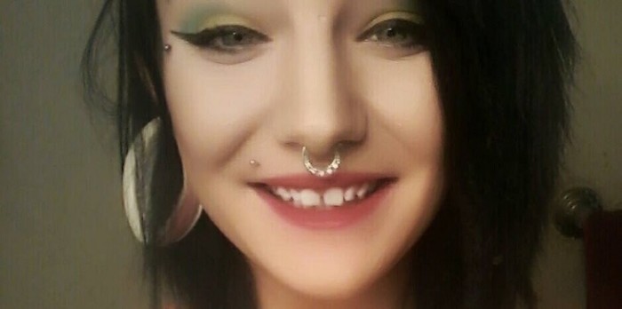 Madre responde con elocuentes fotos a quienes dicen que una cesárea es 