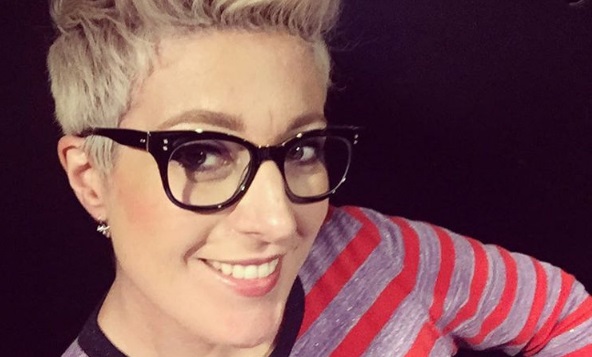 El colorido tatuaje de una madre que perdió el pezón y que saca aplausos en Instagram