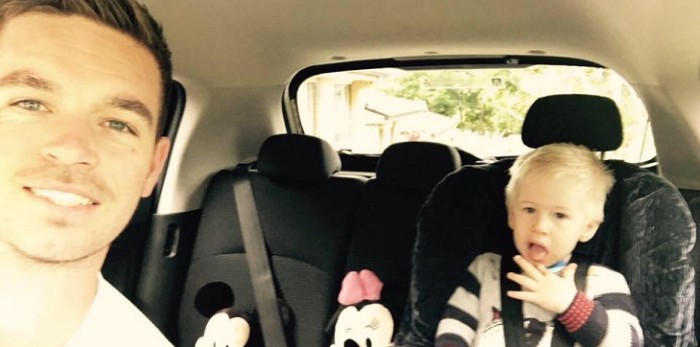 Padre se descarga en Facebook luego que un sujeto juzgara a su esposa por no trabajar