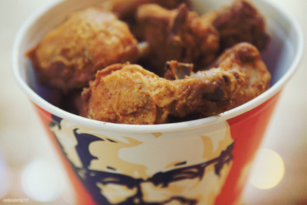 Receta secreta del pollo frito de KFC habría sido revelada
