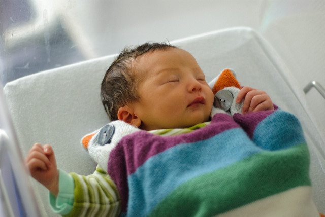 La triste noticia que enfrenta una madre en China: su hijo nació sin ojos