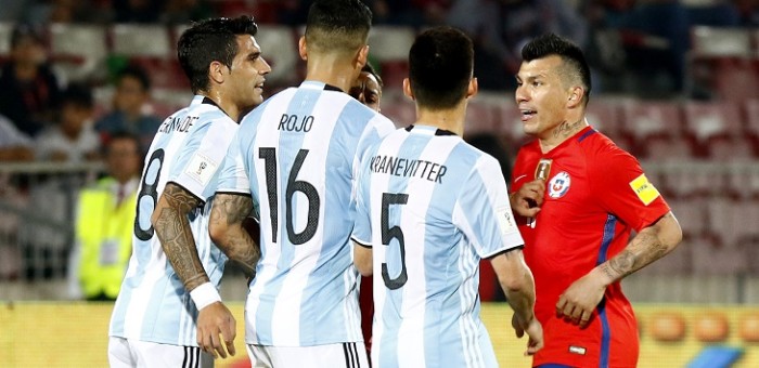 Augusto Fernández se rompió el ligamento cruzado anterior de la rodilla derecha