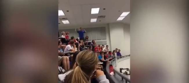 Con tiro imposible estudiante 'venció' a su profesor y logró un 