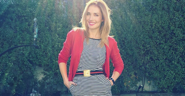 Recién salida de la ducha: así fue la sensual llegada de Carola de Moras al matinal de CHV