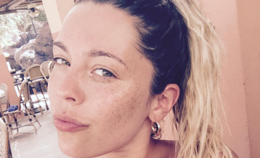 Daniela Aránguiz luce en Instagram bikini hecho por su suegra: se llenó de piropos