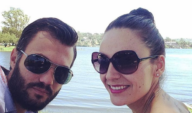 Janis Pope comienza a sentir las primeras molestias del embarazo