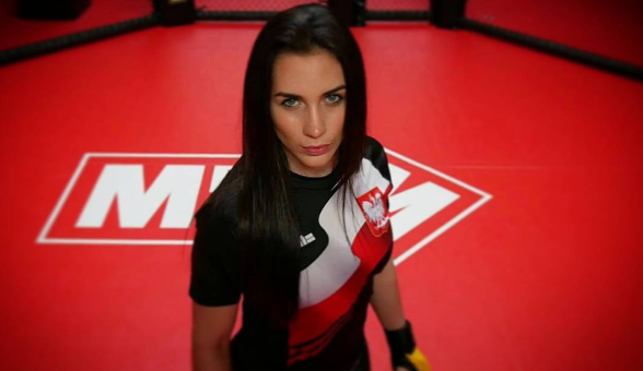 Hermosa luchadora venezolana Verónica Macedo debutó en UFC: Así quedó