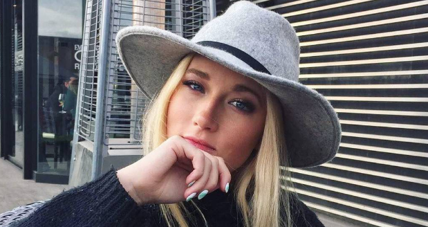 Vesta Lugg arremete duramente contra jóvenes que la agregaron a grupo de WhatsApp