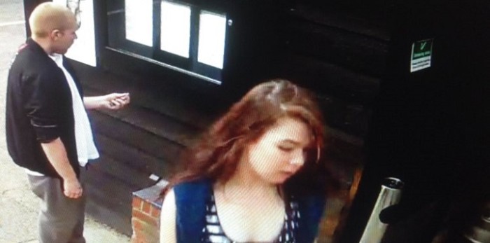 Captan a pareja huyendo de restaurant sin pagar: padres tuvieron que responder