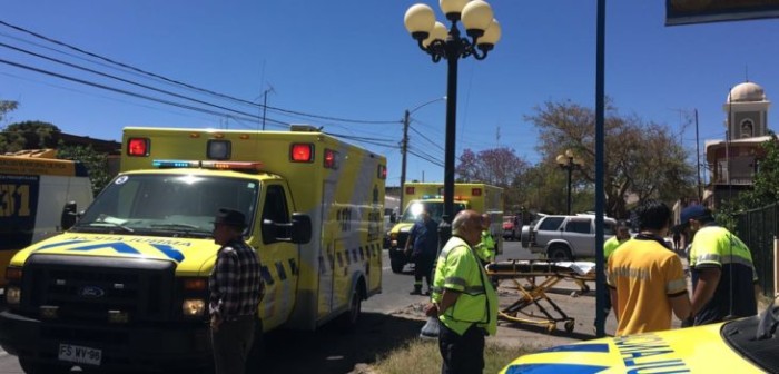 Un niño grave y 14 lesionados deja accidente en juego inflable de escuela en Pica