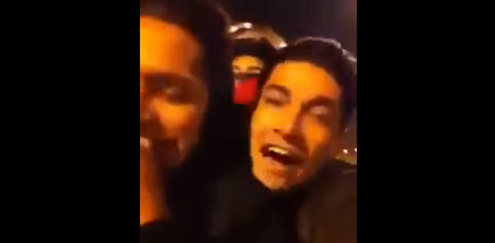 Tres jóvenes graban feroz accidente tras volcarse en la moto en que viajaban