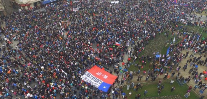 New York Times destaca bajas pensiones: los chilenos se preguntan cómo van a jubilarse