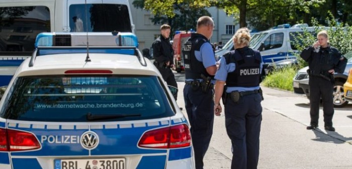 Hombre murió al intentar quemar viva a su esposa en Alemania