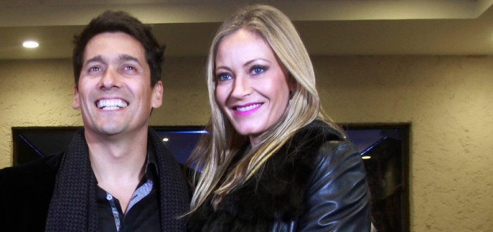 Rafael Araneda se llena de bromas por foto en traje de baño: la compartió su esposa