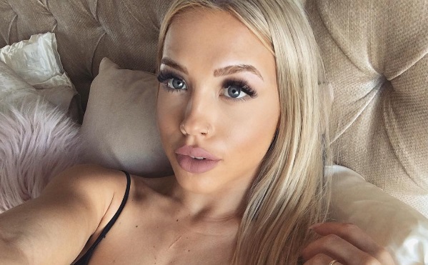 Bloguera fitness es acusada de retocar sus fotos antes y después de dar a luz