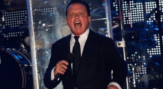 Luis Miguel reaparece en redes sociales con renovada imagen