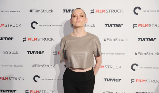 Actriz de 'Charmed' afirmó por Twitter que fue abusada por ejecutivo de Hollywood