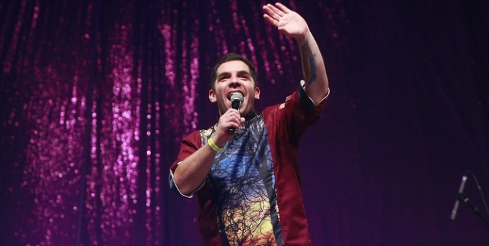 'Serrucho' prepara nueva canción junto a 